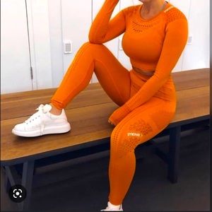 GYMSHARK ENERGY SEAMLESS leggings and crop top set